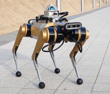 未来の現場を支える！「現場仕様に特化した」国産製 四脚歩行ロボットの開発